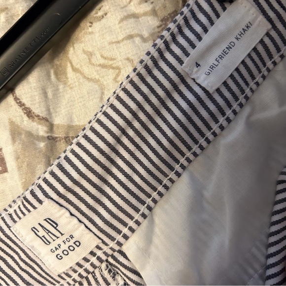 Gap Girlfriend Khakis - Picture 9 of 9